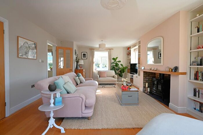 5 Bedroom Detached House For Sale In Little Dale Farm, Colliers Green, Kent, TN17