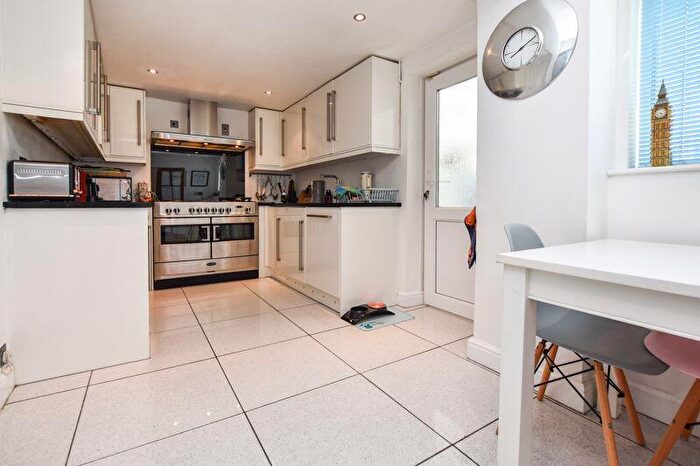 4 Bedroom Detached House For Sale In Casewick Lane, Stamford, PE9