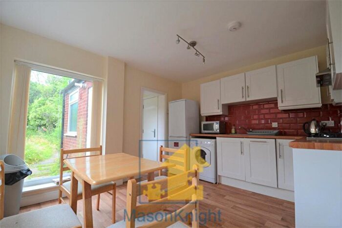 4 Bedroom End Of Terrace House To Rent In Gristhorpe Road Selly Oak, B29