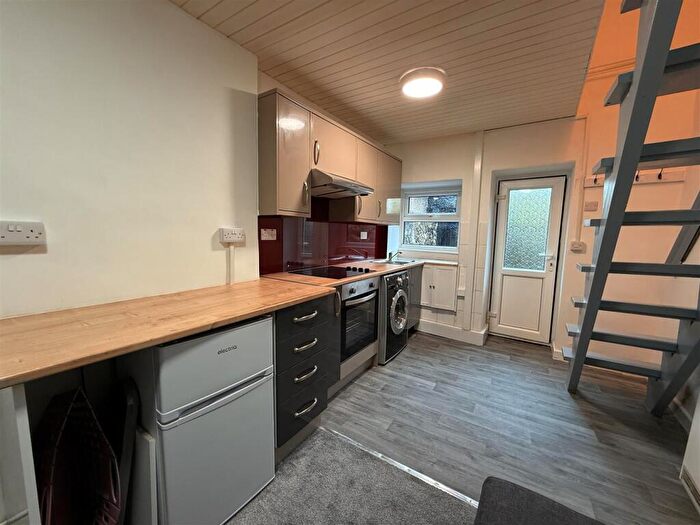 1 Bedroom Apartment To Rent In Church Street, Bangor, LL57