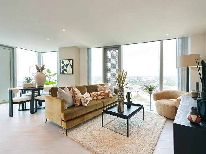 2 Bedroom Apartment For Sale In Vista River Gardens, Trinity Islands, Water Street, Manchester, M3