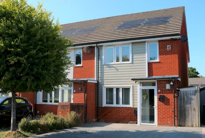 3 Bedroom House For Sale In Hanbury Lane, Haywards Heath, RH16