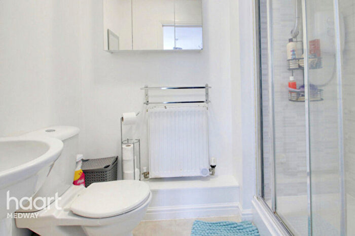 2 Bedroom Apartment For Sale In Sealand Drive, Rochester, ME2