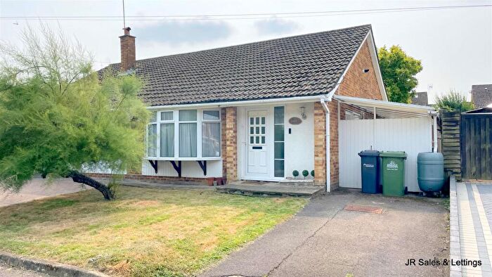 2 Bedroom Semi-Detached Bungalow For Sale In Bonney Grove, West Cheshunt/Goffs Oak, EN7