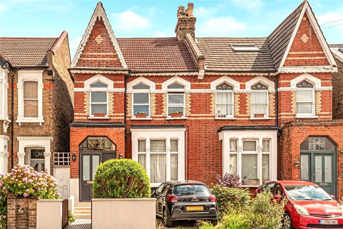 2 Bedroom Flat For Sale In Melville Road, Walthamstow, London, E17