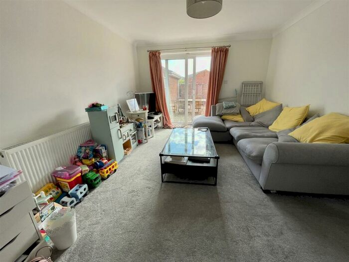 2 Bedroom Detached Bungalow To Rent In Frenchs Farm Road, Upton, BH16