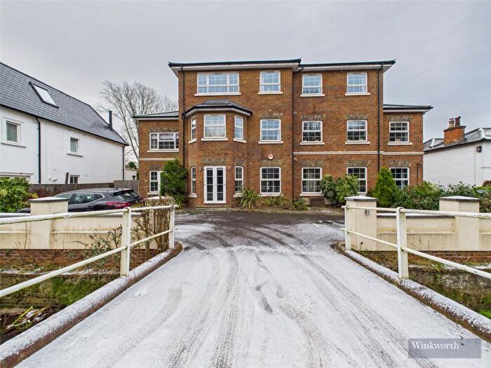 1 Bedroom Apartment To Rent In Portsmouth Road, Thames Ditton, Surrey, KT7