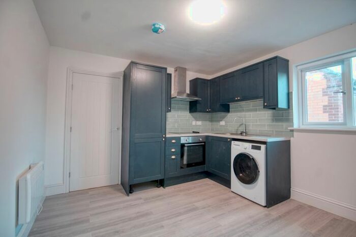 1 Bedroom Flat To Rent In Hadleigh Court, Scunthorpe DN15