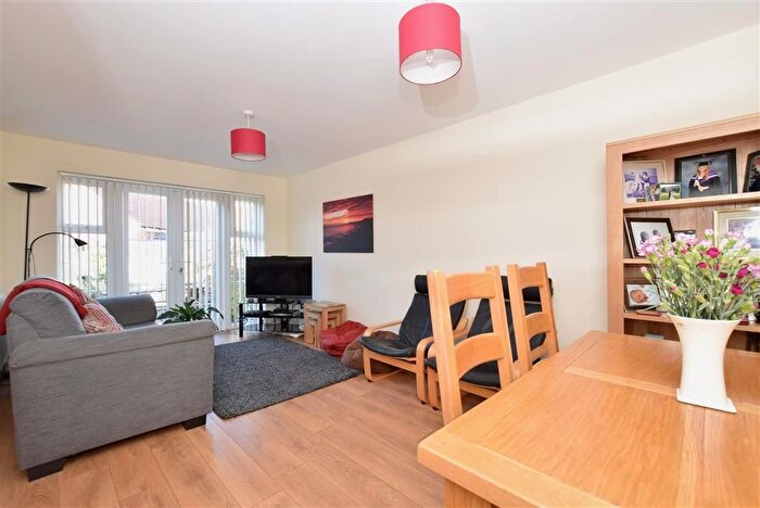 3 Bedroom Semi Detached House For Sale In Skylark Avenue, Emsworth, Hampshire, PO10