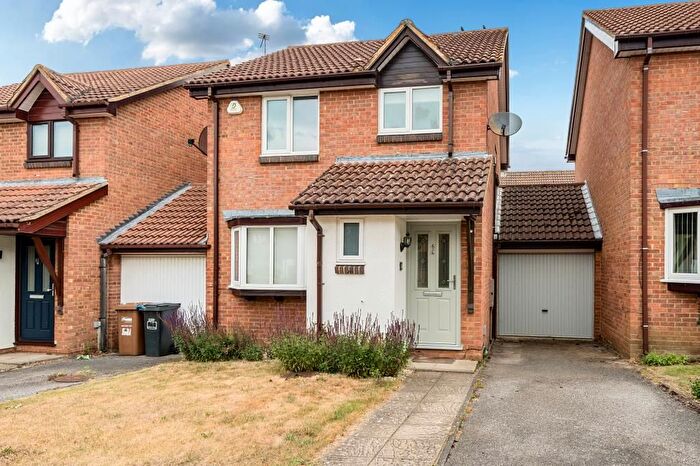3 Bedroom Link Detached House For Sale In Thame, Oxfordshire, OX9