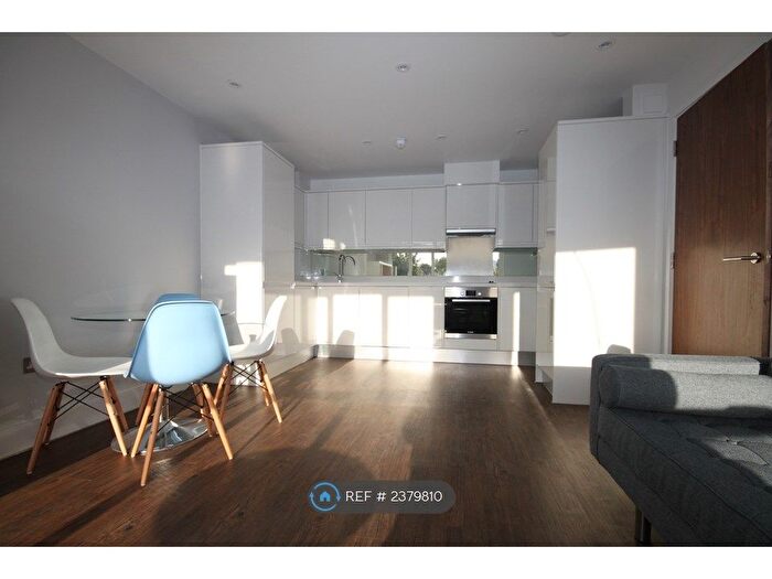 1 Bedroom Flat To Rent In Gauden Road, London, SW4