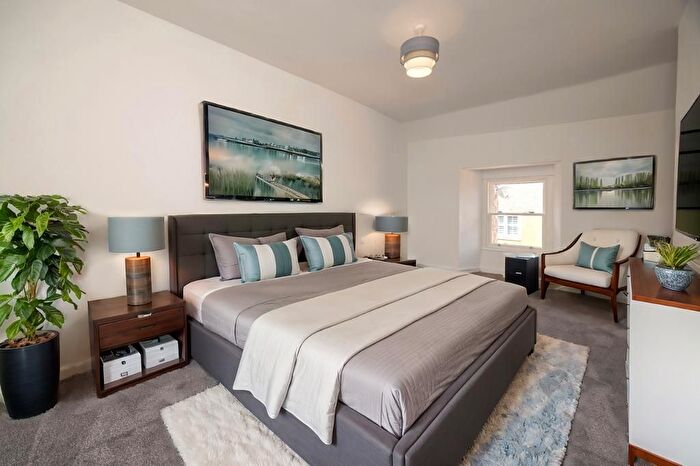 3 Bedroom Cottage For Sale In High Street, Auchtermuchty, Fife, KY14