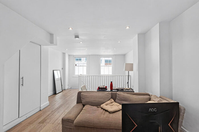 3 Bedroom Terraced House To Rent In Island Row, London, E14