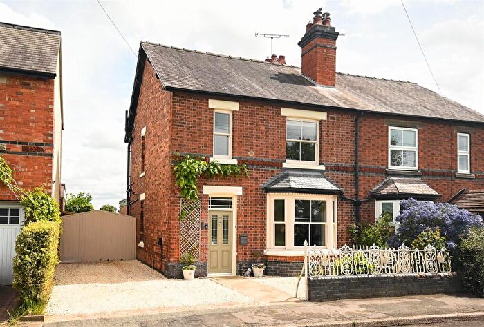 3 Bedroom Semi-Detached House For Sale In Efflinch Lane, Barton Under Needwood, DE13