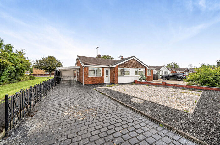 2 Bedroom Bungalow For Sale In Passmore Close, Swindon, SN3