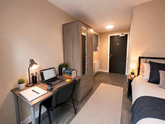 6 Bedroom Flat To Rent In Hepburn Court, Hepburn Road, Bristol, BS2