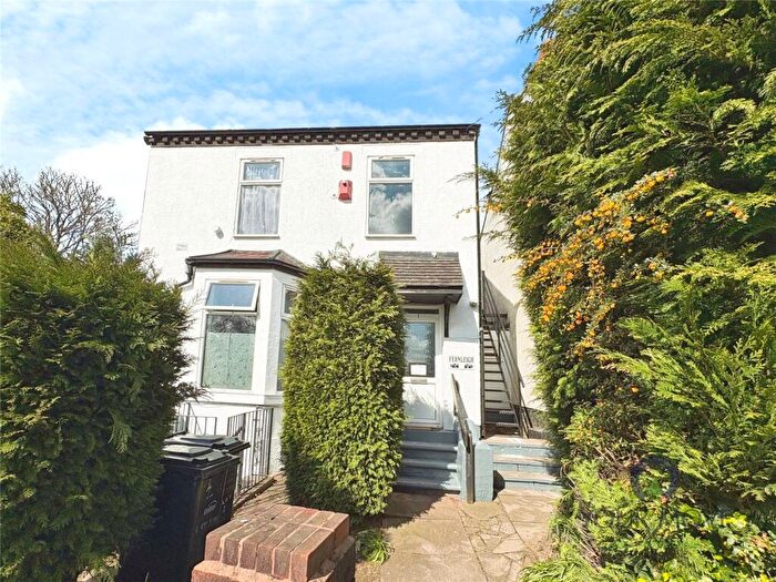 2 Bedroom Flat To Rent In St. Johns Road, Dudley, West Midlands, DY2