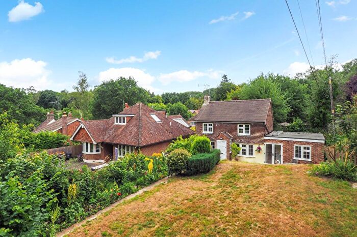 2 Bedroom Detached House For Sale In Primrose Lane, Liss, Hampshire, GU33