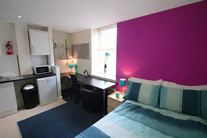 Studio To Rent In St. Lawrence Road, Plymouth, Devon, PL4