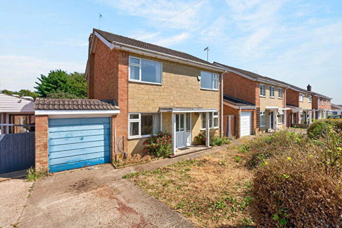 3 Bedroom Detached House For Sale In Kipling Road, Kettering, NN16