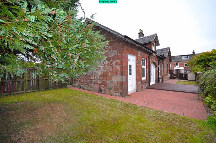 2 Bedroom Bungalow To Rent In Main Street, Alexandria, G83