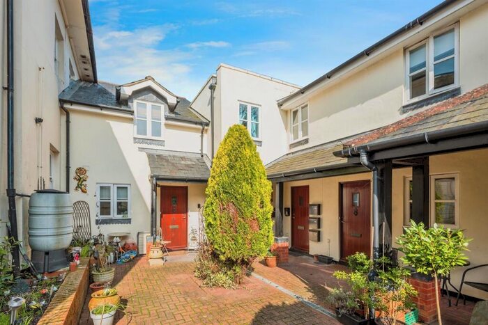 1 Bedroom Flat For Sale In Lodge Drive, Weyhill, Andover, SP11