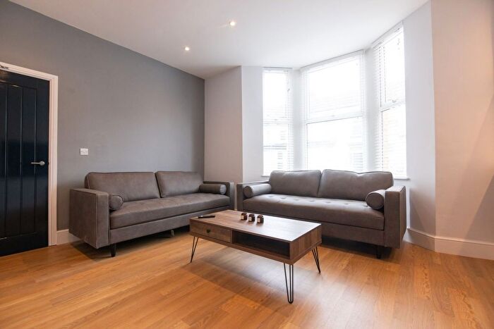 7 Bedroom Terraced House To Rent In Gresford Avenue, Liverpool, L17