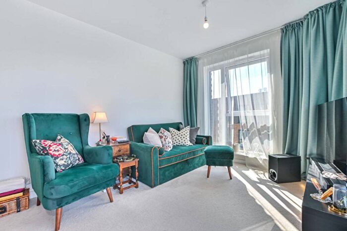 2 Bedroom Flat To Rent In Brian Court, Tottenham, London, N17