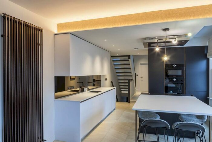 4 Bedroom Flat To Rent In Valetta Road, Wendell Park, London, W3