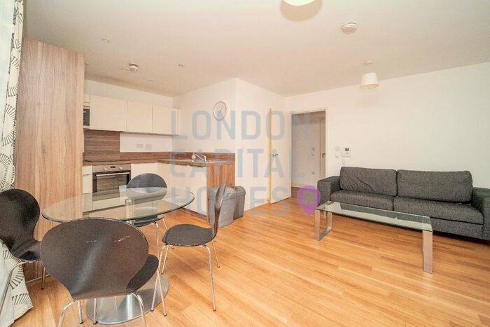 2 Bedroom Flat To Rent In Copenhagen Court, Pell Street, London, Lewisham, Greater London, SE8