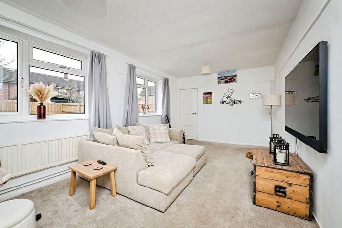 3 Bedroom Terraced House For Sale In Broadhurst Road, Wittering, Peterborough, PE8