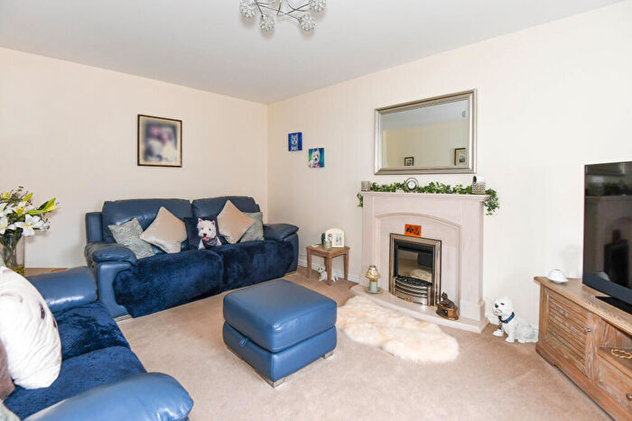 5 Bedroom Detached House For Sale In Pontefract Avenue, Castlemead, BA14