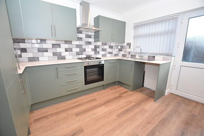 2 Bedroom Detached Bungalow To Rent In Westwood Lane, Brimington Common, Chesterfield, S43