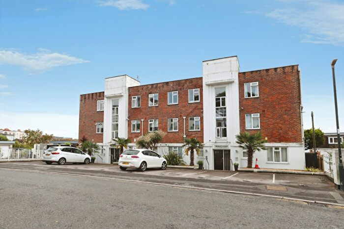 2 Bedroom Flat To Rent In Boscombe Spa Road, Bournemouth, BH5
