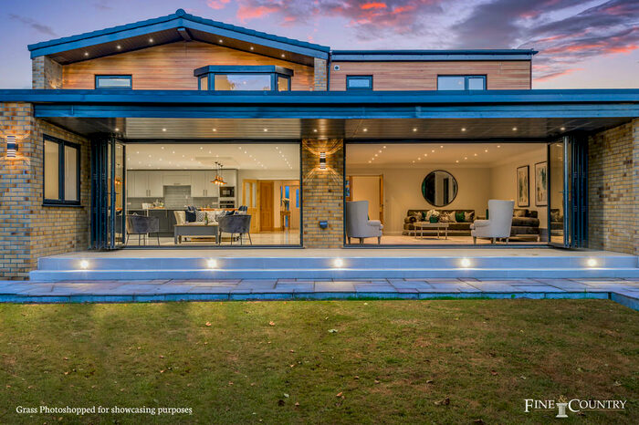 6 Bedroom Detached House For Sale In Marholm, PE6