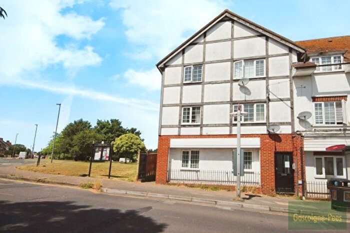 1 Bedroom Flat To Rent In Gilders Road, Chessington, KT9