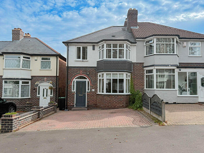 3 Bedroom Semi-Detached House For Sale In Lindridge Road, Birmingham, B23