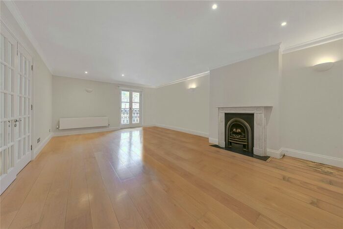 3 Bedroom Mews To Rent In Bristol Mews, London, W9