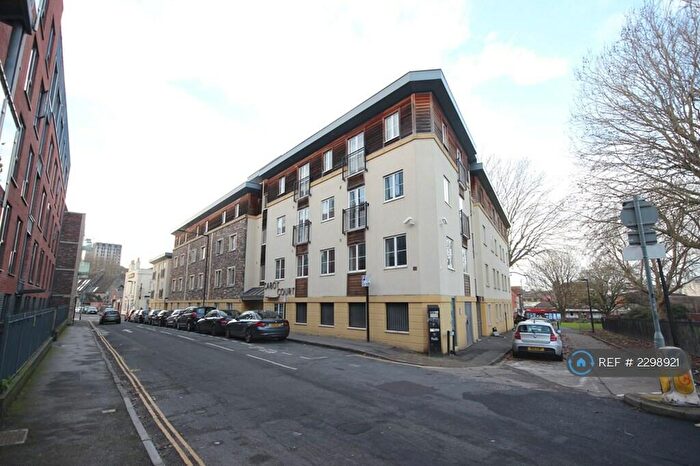 1 Bedroom Flat To Rent In Cabot Court, Bristol, BS2
