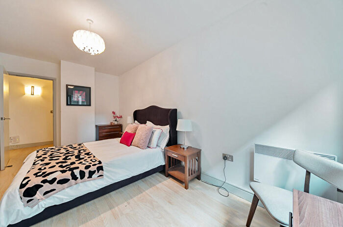 2 Bedroom Apartment For Sale In Watson Street, Manchester, Greater Manchester, M3