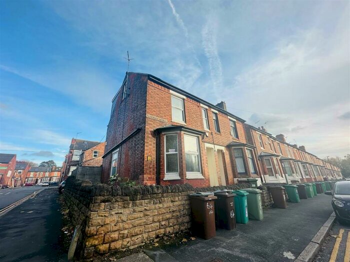 6 Bedroom House To Rent In Teversal Avenue, Nottingham, NG7