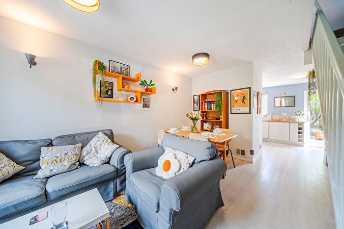 2 Bedroom Terraced House For Sale In Henley Drive, Bermondsey, London, SE1