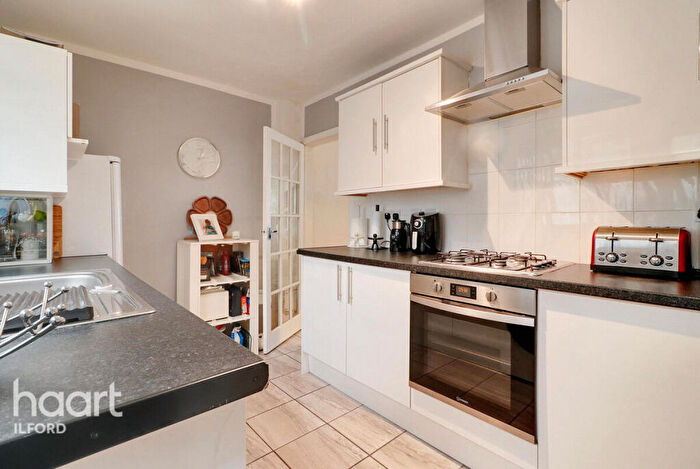 2 Bedroom Terraced House For Sale In Mansfield Road, Ilford, IG1