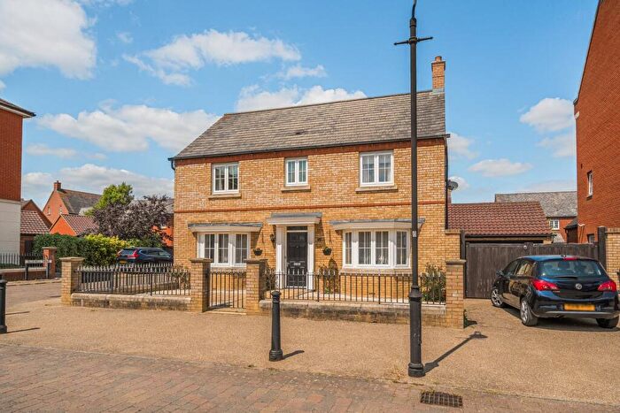 4 Bedroom Detached House For Sale In Pollards Way, Lower Stondon, Henlow, SG16