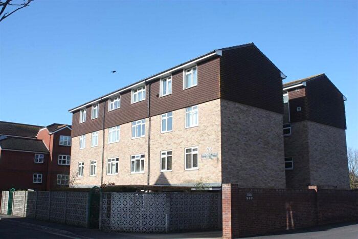 1 Bedroom Apartment To Rent In Stavordale Court, Weymouth, DT4