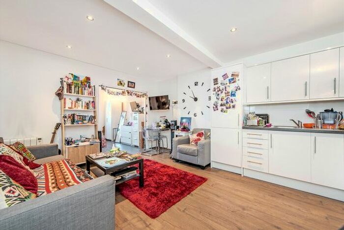 1 Bedroom Flat To Rent In Bowmans Mews, Tufnell Park, N7