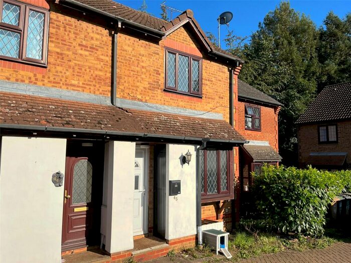 2 Bedroom End Of Terrace House To Rent In Malthouse Green, Luton, Bedfordshire, LU2