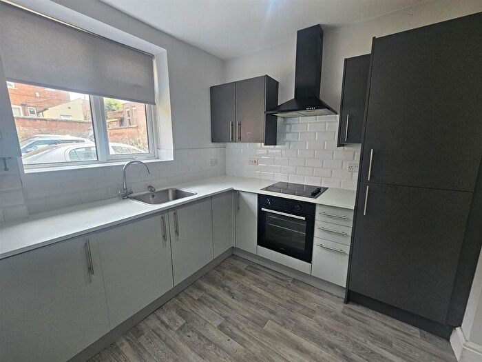 2 Bedroom Flat To Rent In Mansfield Road, Nottingham, NG5