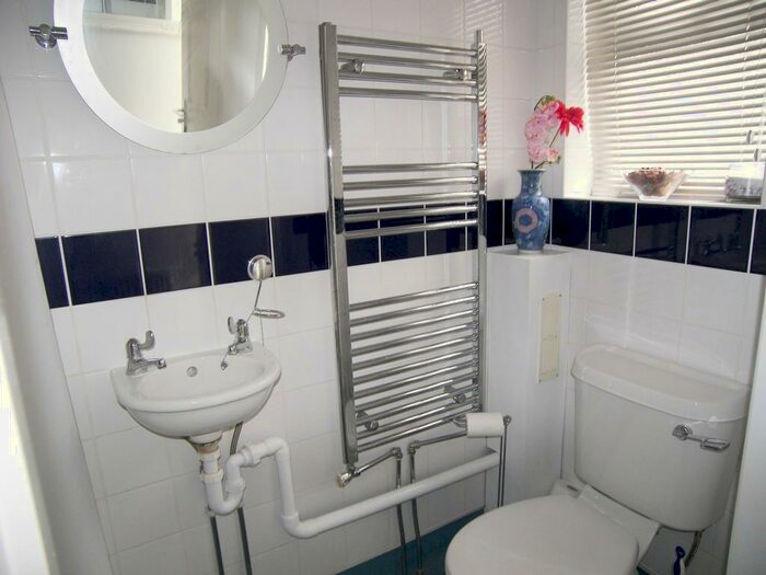 3 Bedroom Semi-Detached House To Rent In Abbotswood Gardens, Clayhall, IG5