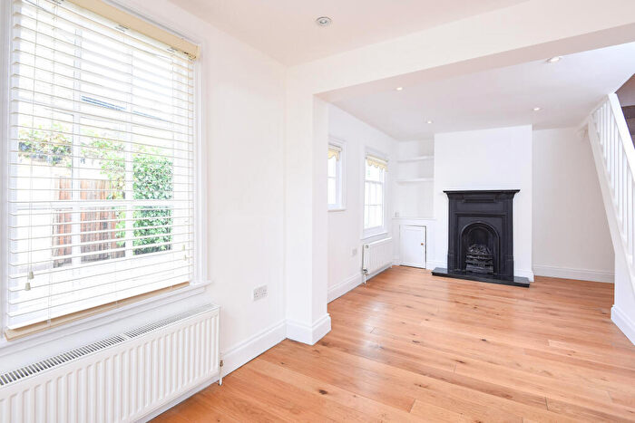 1 Bedroom House To Rent In Limes Road, Beckenham, BR3